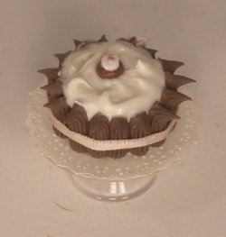 Chocolate & Meringue Crown by Linda Cummings