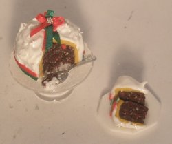 Christmas Ribbon Cake by Linda Cummings