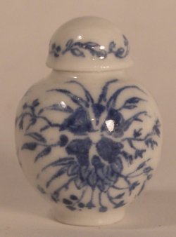 Kangxi Covered Jar by Henny Staring-Egberts