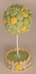 Macaroon Topiary Lemon by Orsolya Skulteti