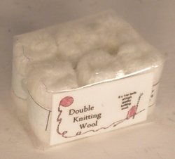 Package of Wool Skeins White by Sheperds