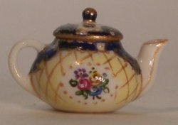 Victorian Net Teapot by Christopher Whitford