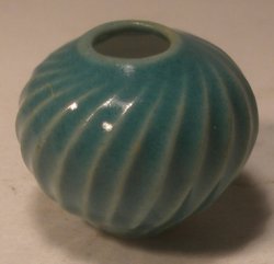 Moderon Collection Wave Vase Green by Elisabeth Causeret