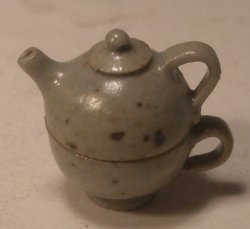 Tea For One #85 Grey by Elisabeth Causeret
