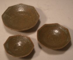 Moderon Collection 3 Oct. Plates Brown by Elisabeth Causeret