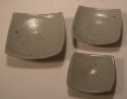 Moderon Collection 3 Sq. Plates Grey by Elisabeth Causeret