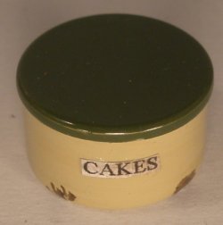 Enamel Cake Tin by Country Contrast