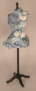 Manniquin #19 by Annette Shaw