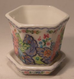 Tobacco Leaf Flower Pot Large by Christopher Whitford