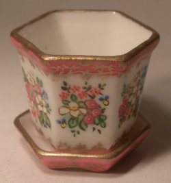 Palace Bouquet Flower Pot Large by Christopher Whitford