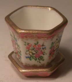 Palace Bouquet Flower Pot Small by Christopher Whitford