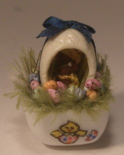 Easter Diarama Egg by Linda Cummings