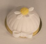 Does He Love Me or Not Cake by Marina Serna Box