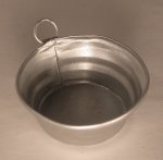 Round One Handled Tub by Artura Servin