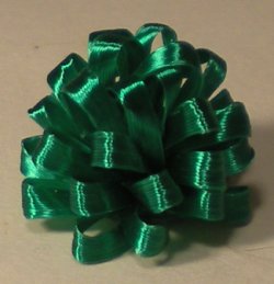 Small Bow Green by Victor Franco