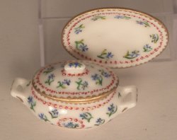 Elizabeth Oval Tureen w/Tray by Christopher Whitford