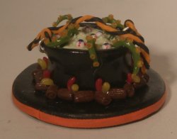 Cauldron Cake by Linda Cummings