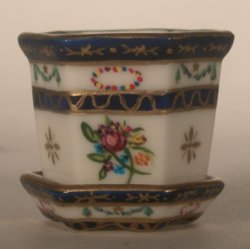 Josephine Flower Pot Medium by Christopher Whitford