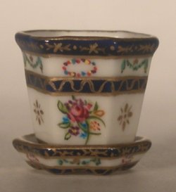 Josephine Flower Pot Small by Christopher Whitford