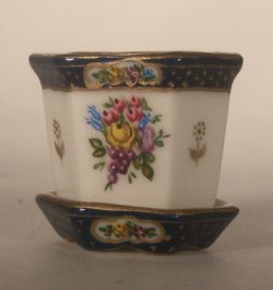 Caroline Flower Pot Medium by Christopher Whitford