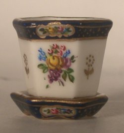 Caroline Flower Pot Small by Christopher Whitford