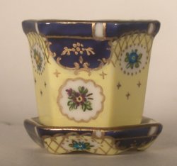 Victorian Net Flower Pot Large by Christopher Whitford