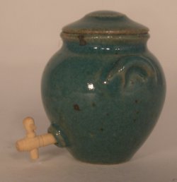 Pottery #37 Green Vinaigrier by Elisabeth Causeret
