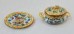 Voliere Oval Tureen w/Trayby Christopher Whitford Voliere Oval Tureen w/Trayby Christopher Whitford