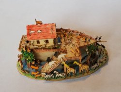 Noah's Ark Large by Erzgebirgische Miniaturen