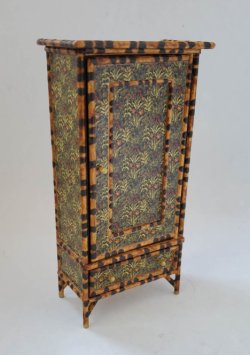 Single Wardrobe in Aesthetic Style