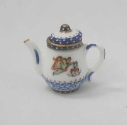 Washintons Cincinnati Coffee Pot by Christopher Whitford
