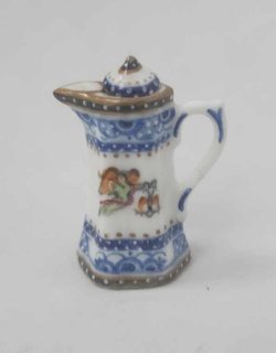 Washintons Cincinnati Chocolate Pot by Christopher Whitford