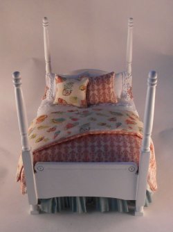 Seashell Cottage Bed by Lorraine Scuderi
