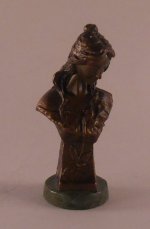 Villanis Bust by Neil Carter