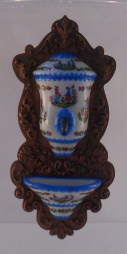 Quimper Water Font by Christopher Whitford
