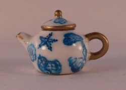 Sea Island Teapot by Christopher Whitford
