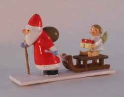 Santa Pulling Sled Erzgebirgische Miniaturen
