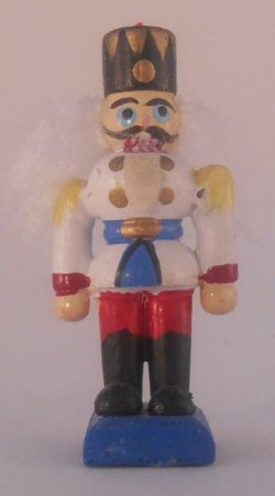Nutcracker #3 by Erzgebirgische Miniaturen