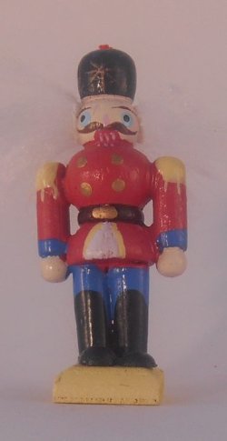 Nutcracker #4 by Erzgebirgische Miniaturen
