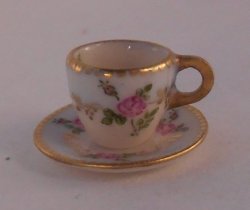 Cup & Saucer #4 by Miyuki Nagashima