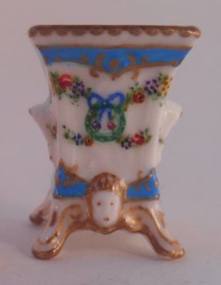 Garland Ceshe Pot by Christopher Whitford
