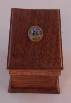 Plate Presentation Box Famille Rose by Christopher Whitford