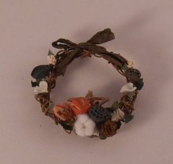 Wreath #1 by Tanaka Reiko