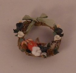 Wreath #2 by Tanaka Reiko