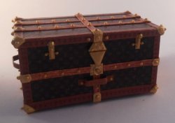 Trunk w/Tray by Jose Gomez