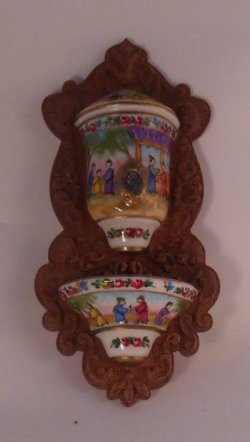 Famille Rose Water Font by Christopher Whitford