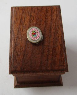 Plate Presentation Box Lady Helen by Christopher Whitford
