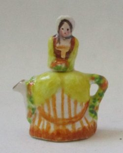 Meissen Lady Peach/Yellow Teapot by Valerie Casson