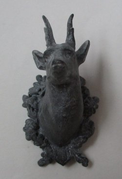 Deet Head Trophy "Zinc" by Swan House Garden