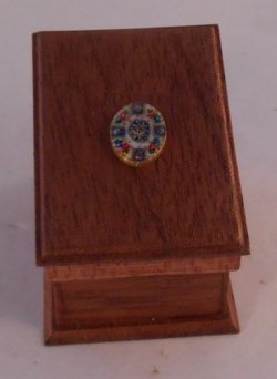 Plate Presentation Box St.George by Christopher Whitford